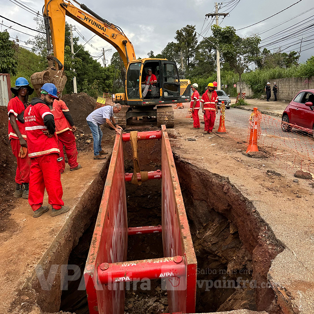 Segurança para trabalhadores após cratera se abrir em bairro nobre de BH - Belo Horizonte/MG