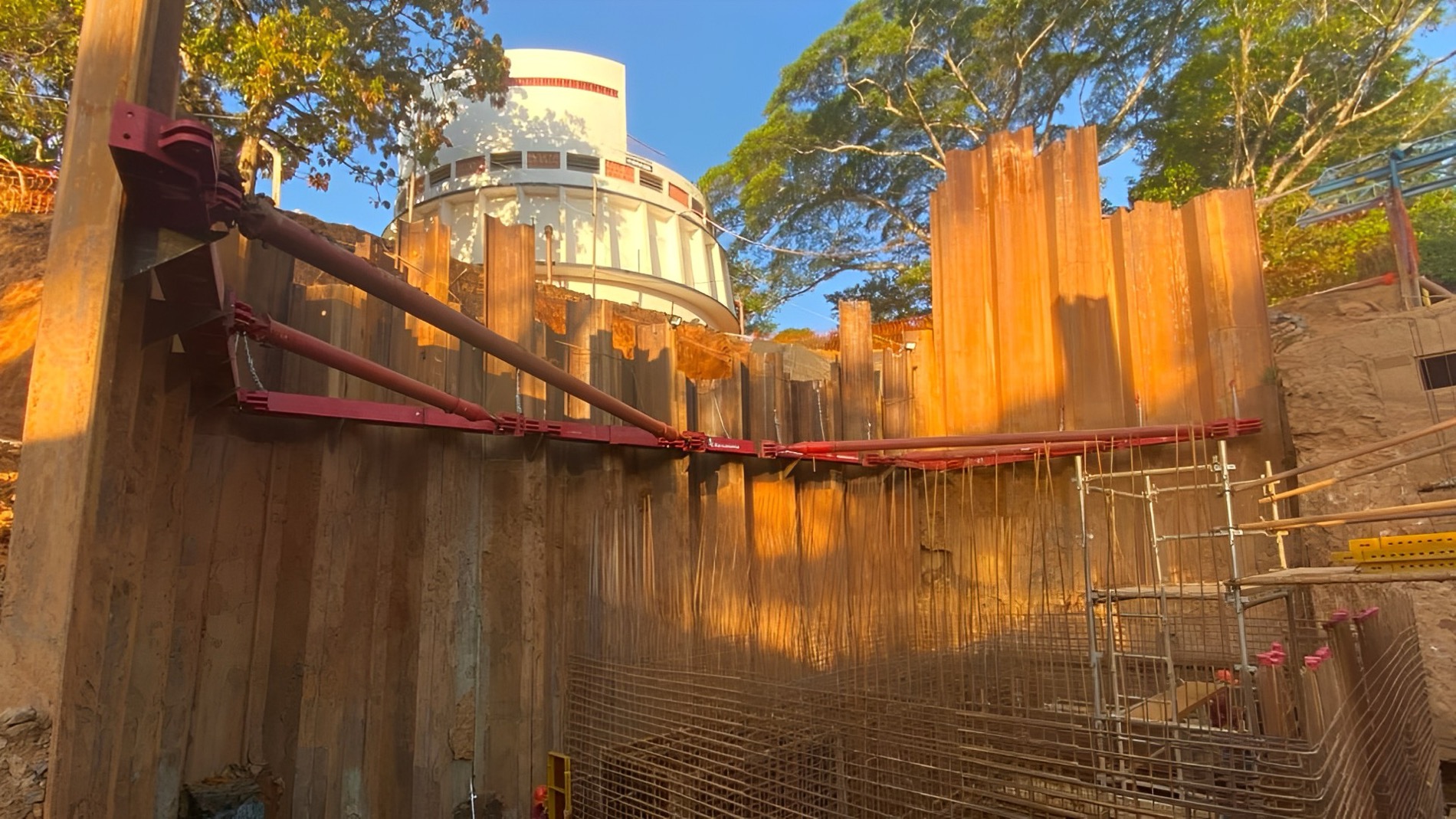 Sistema de Estroncamento Modular para escoramento em grandes larguras